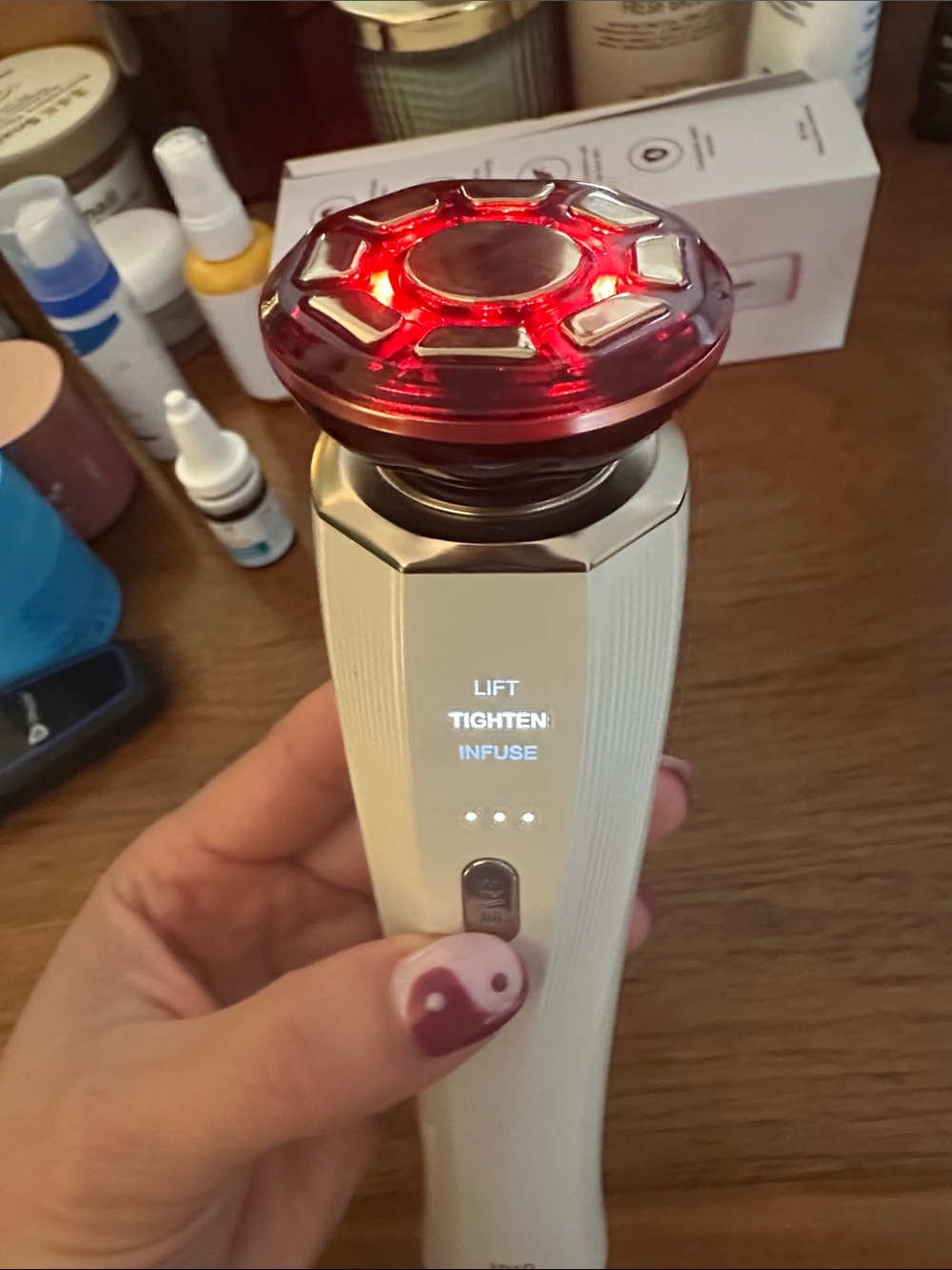 White Facial Lift & Tighten Device - White - Picture 3 of 3